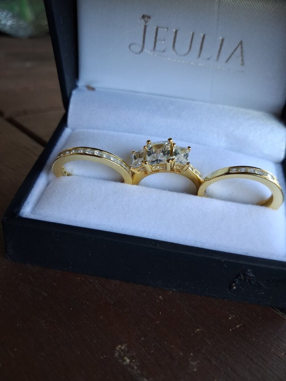 Jeulia wedding band set